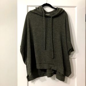 Cozy green poncho - S